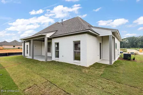 Exterior - 416 Aurora Cir, Canton, MS 39046 photo 5 of 8