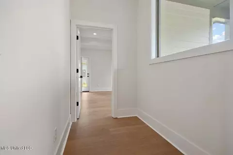 Entry Way - 416 Aurora Cir, Canton, MS 39046 photo 3 of 4