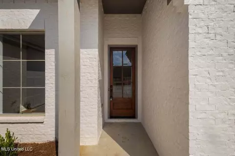 Entry Way - 416 Aurora Cir, Canton, MS 39046 photo 2 of 4