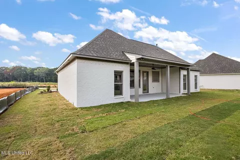 Exterior - 416 Aurora Cir, Canton, MS 39046 photo 4 of 8