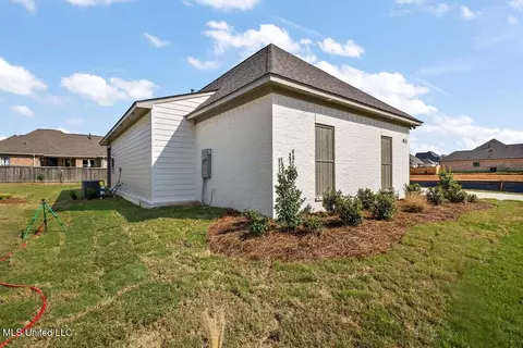 Exterior - 416 Aurora Cir, Canton, MS 39046 photo 8 of 8
