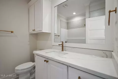 Bath - 416 Aurora Cir, Canton, MS 39046 photo 3 of 3