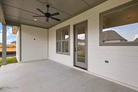 Exterior - 416 Aurora Cir, Canton, MS 39046 photo 6 of 8
