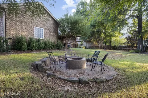 Exterior - 810 Cedar Trace Cv, Hernando, MS 38632 photo 7 of 11