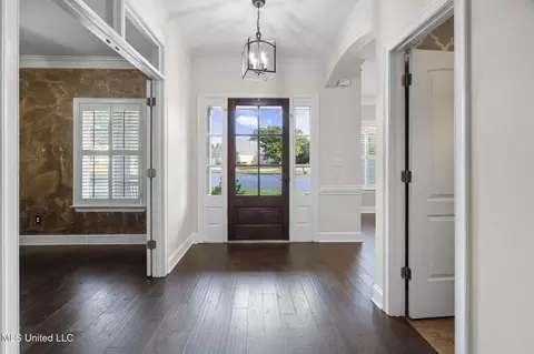 Entry Way - 810 Cedar Trace Cv, Hernando, MS 38632 photo 1 of 2