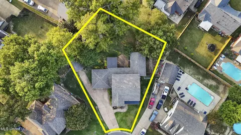 View/Area - 810 Cedar Trace Cv, Hernando, MS 38632 photo 5 of 6