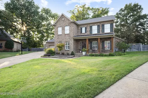 Exterior - 810 Cedar Trace Cv, Hernando, MS 38632 photo 2 of 11