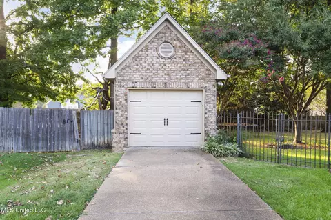 Exterior - 810 Cedar Trace Cv, Hernando, MS 38632 photo 4 of 11