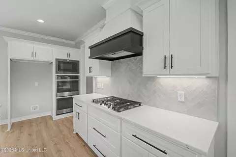 Kitchen - 4644 Taylor Trl, Hernando, MS 38632 photo 3 of 3