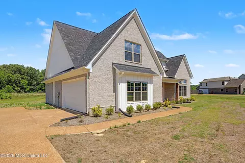 Exterior - 4644 Taylor Trl, Hernando, MS 38632 photo 2 of 5