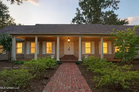3018 Hammond Hill Rd, Senatobia, MS 38668
