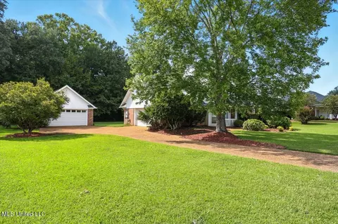 130 Pinehaven Pl, Clinton, MS 39056 photo 4