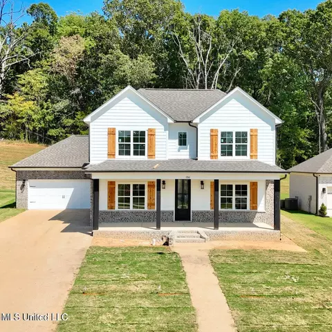 1401 Creekside Ln, Hernando, MS 38632