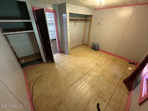 Bedroom - 944 Liberty Rd, Natchez, MS 39120 photo 3 of 6