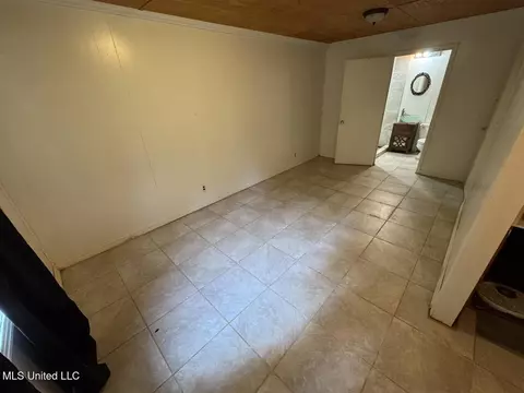 Bedroom - 944 Liberty Rd, Natchez, MS 39120 photo 5 of 6