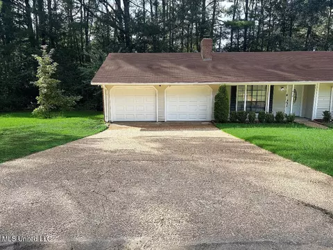 Exterior - 410 Heritage Pl, Jackson, MS 39212 photo 2 of 2
