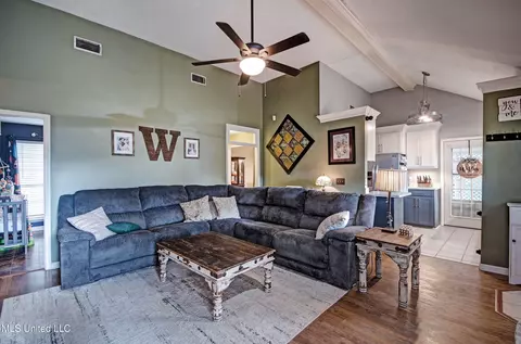 Living - 103 Sweet Bay, Flowood, MS 39232 photo 1 of 3