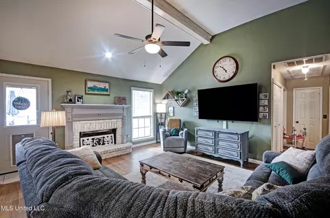 Living - 103 Sweet Bay, Flowood, MS 39232 photo 3 of 3