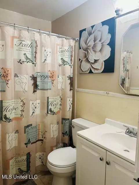 Bath - 3122 Shirley Dr, Jackson, MS 39212 photo 1 of 1