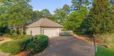 909 Monterey Dr, Madison, MS 39110 photo 3