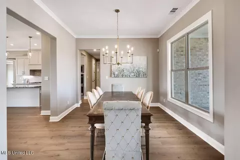 Dining - 2115 Livingston Way, Hernando, MS 38632 photo 1 of 2
