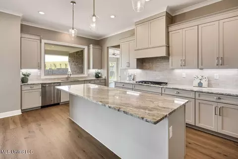 Kitchen - 2115 Livingston Way, Hernando, MS 38632 photo 2 of 5