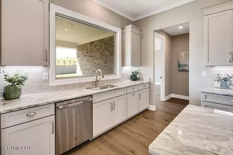 Kitchen - 2115 Livingston Way, Hernando, MS 38632 photo 5 of 5