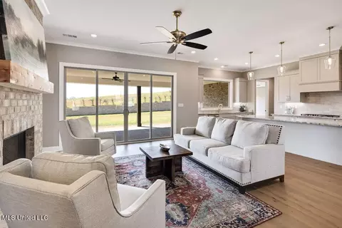 Living - 2115 Livingston Way, Hernando, MS 38632 photo 1 of 2