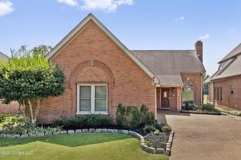 5245 S Masters Dr, Olive Branch, MS 38654
