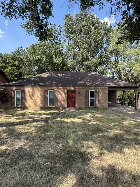 864 Hackberry Dr, Southaven, MS 38671