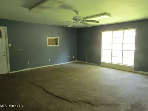 111 Glenstone Cir, Jackson, MS 39212 photo 2