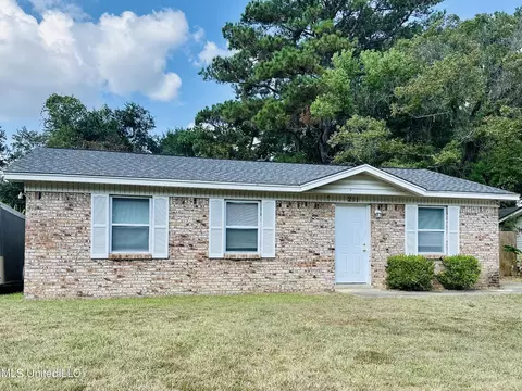 211 Barbara Cir, Ocean Springs, MS 39564