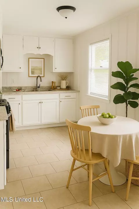 Kitchen - 2759 Brookwood Dr, Jackson, MS 39212 photo 1 of 2