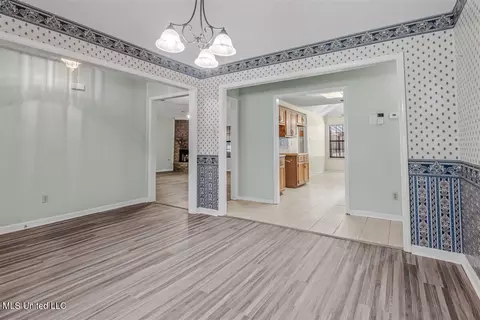 Dining - 8620 E Cedar Lake Dr, Walls, MS 38680 photo 2 of 2