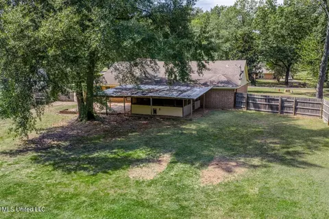 Exterior - 8620 E Cedar Lake Dr, Walls, MS 38680 photo 4 of 8