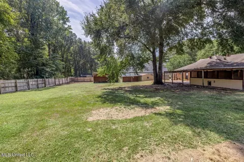 Exterior - 8620 E Cedar Lake Dr, Walls, MS 38680 photo 7 of 8