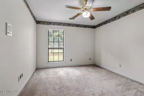 Bedroom - 8620 E Cedar Lake Dr, Walls, MS 38680 photo 3 of 5