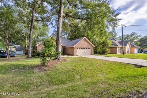 7879 Hilo Way, Diamondhead, MS 39525 photo 3