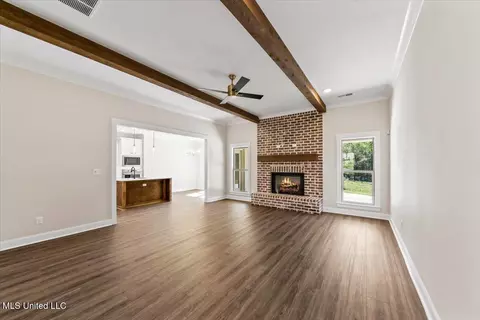 Living - 14691 Hidden Loop, Byhalia, MS 38611 photo 2 of 4