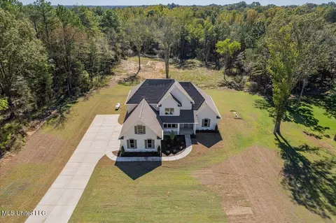 Exterior - 14691 Hidden Loop, Byhalia, MS 38611 photo 11 of 15