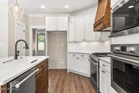 Kitchen - 14691 Hidden Loop, Byhalia, MS 38611 photo 5 of 5