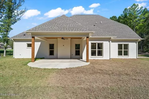 Exterior - 14691 Hidden Loop, Byhalia, MS 38611 photo 10 of 15