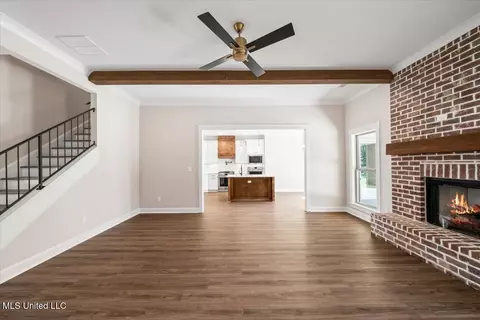 Living - 14691 Hidden Loop, Byhalia, MS 38611 photo 3 of 4