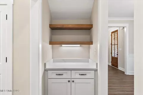 Entry Way - 14691 Hidden Loop, Byhalia, MS 38611 photo 6 of 8