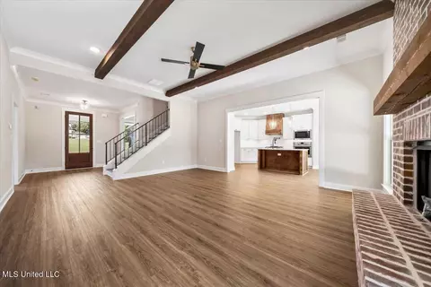 Living - 14691 Hidden Loop, Byhalia, MS 38611 photo 4 of 4