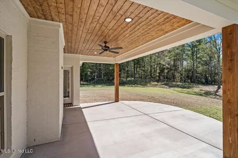 Exterior - 14691 Hidden Loop, Byhalia, MS 38611 photo 6 of 15