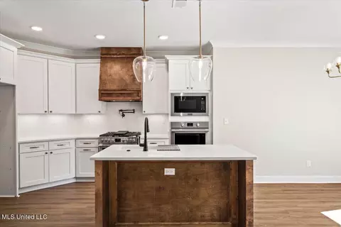 Kitchen - 14691 Hidden Loop, Byhalia, MS 38611 photo 1 of 5