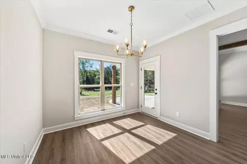 Dining - 14691 Hidden Loop, Byhalia, MS 38611 photo 1 of 1