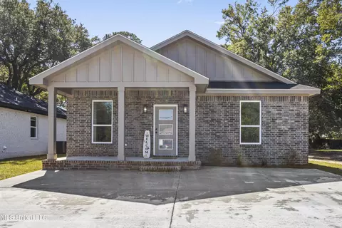 2310 Jackson Ave, Pascagoula, MS 39567