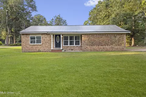 3624 Marion Pl, Moss Point, MS 39563 photo 1